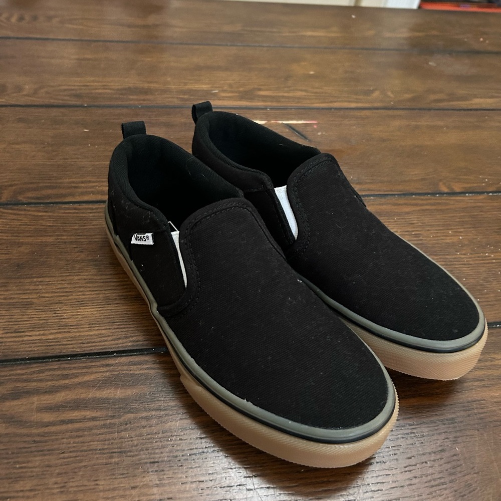 Youth vans "brand new"